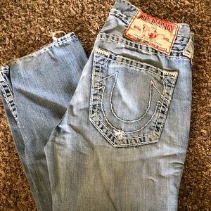 TRUE RELIGION • Men’s • 33